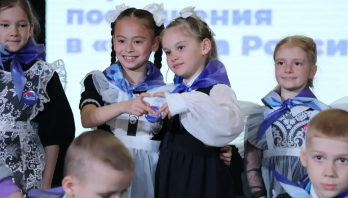 Юные севастопольцы пополнили ряды «Орлят России»