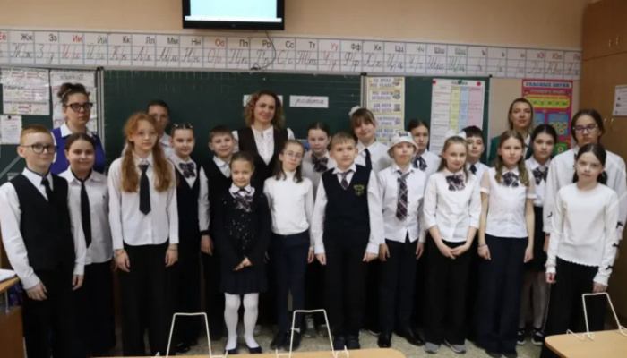 Служба занятости Севастополя знакомит учеников младших классов с профессиями родителей