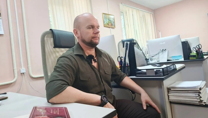 Встреча с ветераном СВО, специалистом по социальной работе Александром Наумовым в день чествования ветеранов боевых действий.