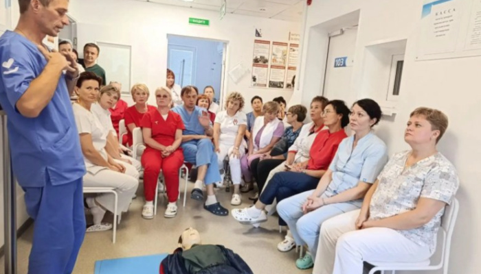 В Центре крови прошли занятия по первой помощи в рамках инициативы «Защитим Севастополь вместе»