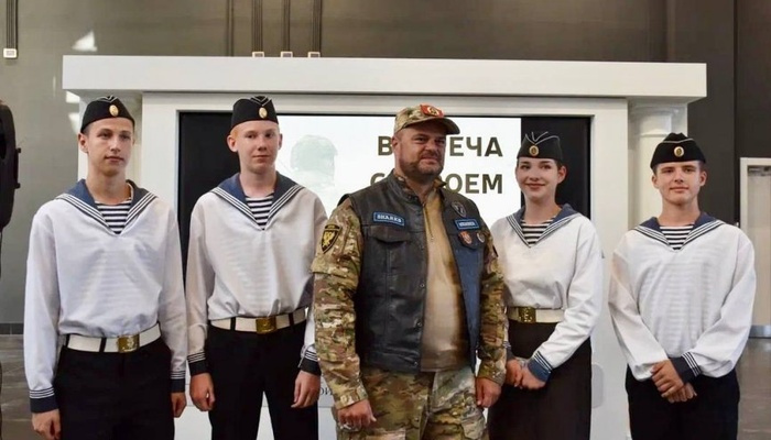 В Севастополе школьники встретились с участником специальной военной операции в рамках проекта «Связующая нить»