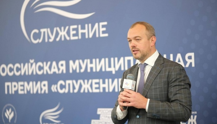 Севастопольцы могут подать заявку на III Всероссийскую муниципальную премию «Служение»