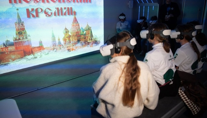 В День народного единства в Севастополе открылся второй мобильный исторический парк «Россия — Моя история»