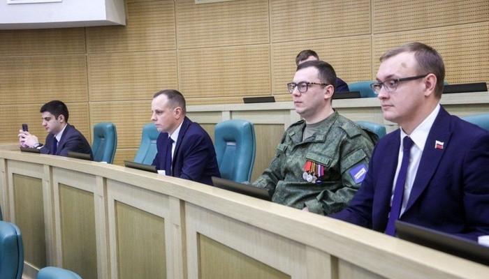 Участник программы «Севастополь — город Героев» принял участие в заседании Палаты молодых законодателей