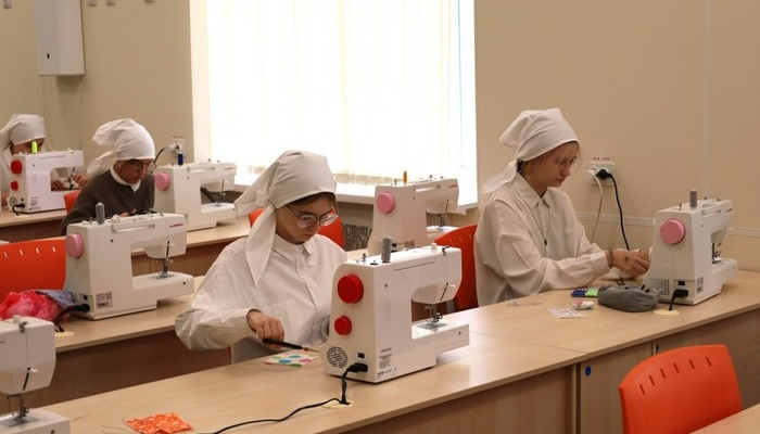 В школах Севастополя обновляют кабинеты труда и основ безопасности и защиты Родины