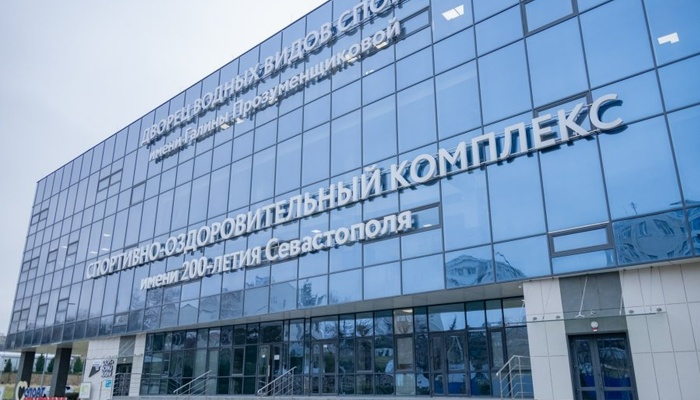 В рамках проекта «Золотая рыбка» в 2025 году научились плавать более 900 юных севастопольцев