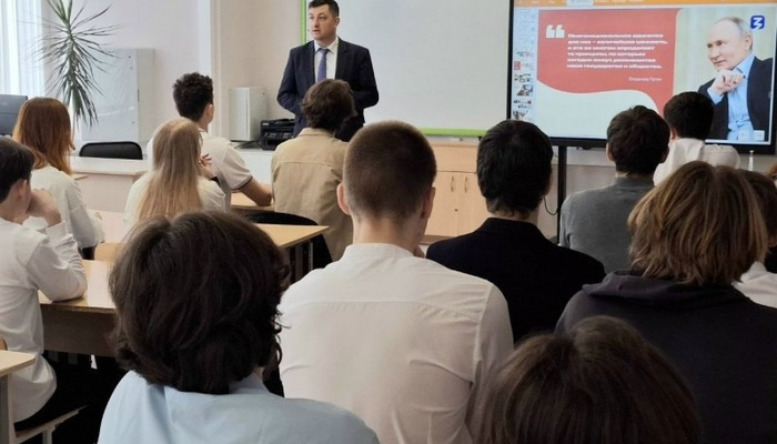 Школьникам Севастополя рассказали, как не попасть в сети вербовщиков